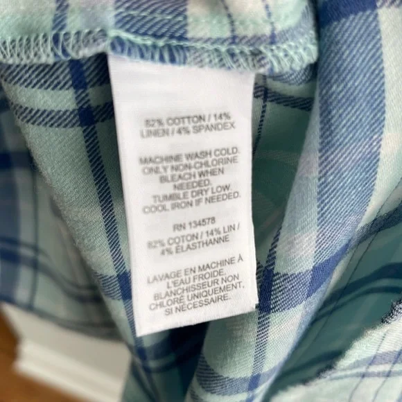 Vineyard Vines plaid flannel button down - Picture 4 of 4